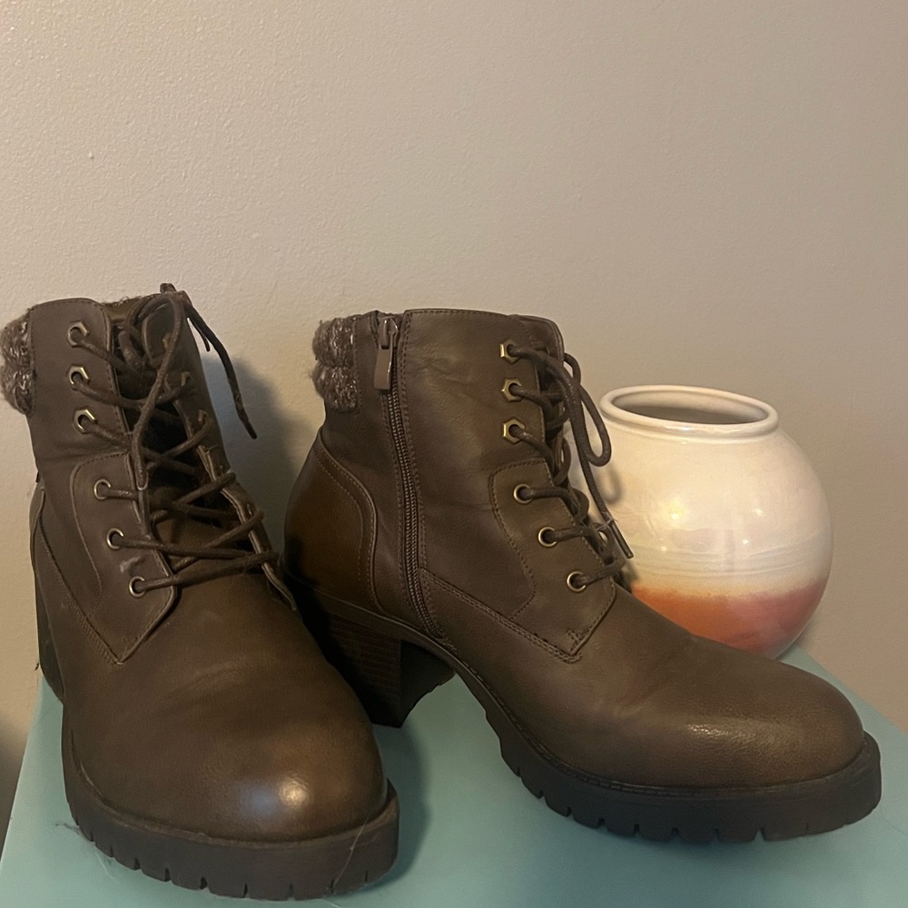 Torrid 12W booties (Nearly New Condition!)